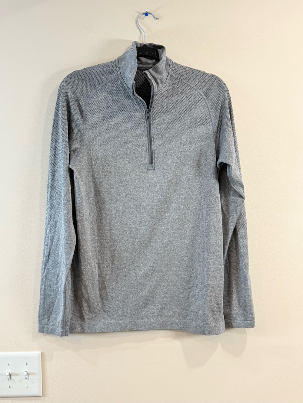 🔥Lululemon Men's Gray Quarter-Zip Pullover Lightweight Size S EC🔥